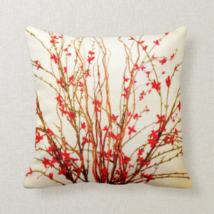Rote Blumen auf helles TANthrow-Kissen Kissen