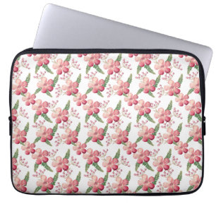 Rote Blumen und Beeren mit grünen Blättern  Laptopschutzhülle