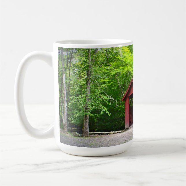 Rote Brücke am Chatfield Hollow Kaffeetasse (Links)