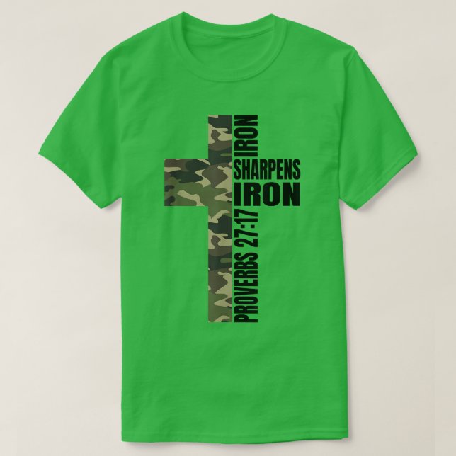 Rote Camouflage Eisen Sharpens Eisen Christliche K T-Shirt (Design vorne)