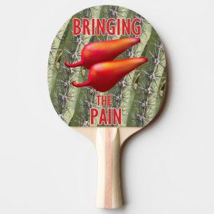 Rote Chili Paprikaschoten bringen Pain Pong Paddel Tischtennis Schläger