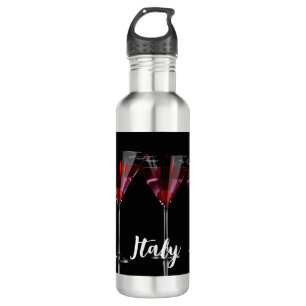 Rote Cocktails in Martini Glas mit Kirsche Edelstahlflasche