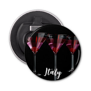 Rote Cocktails in Martini Glas mit Kirsche Flaschenöffner