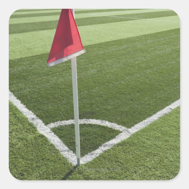 Rote Ecke auf Fußballfeld Quadratischer Aufkleber (Vorderseite)