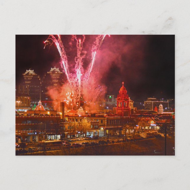 Rote Feuerwerke über dem Plaza, Kansas City Postkarte (Vorderseite)