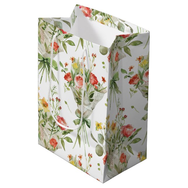 Rote Gelbe Blumen Geburtstag Mittlere Geschenktüte (Vorderseite Schrägansicht)