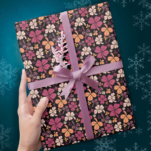 Rote Glückskleeblätter St. Patrick`s Tag Geschenkpapier