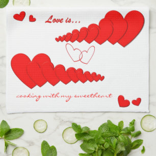 Rote Herz-Kette LIEBE IST… Gewohnheit Handtuch