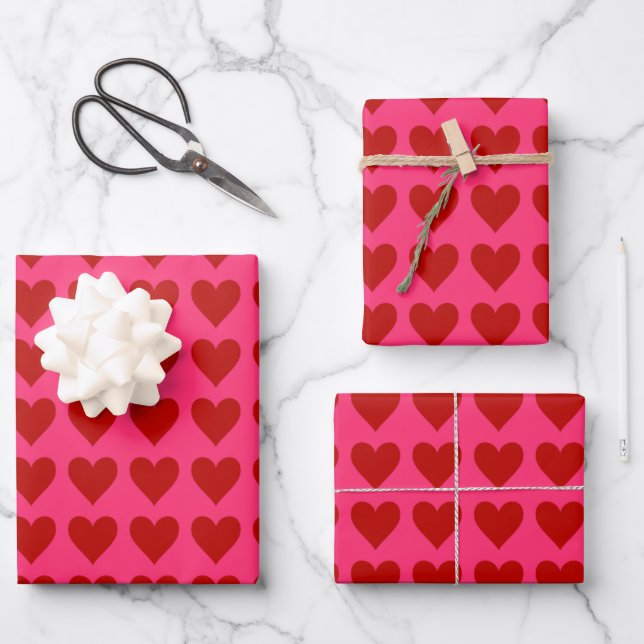 Rote Herzen auf Rosa Geschenkpapier Set (Vorderseite)