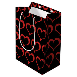 Rote Herzen auf schwarzem Liebe-Muster Mittlere Geschenktüte