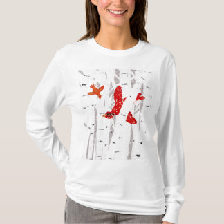 Rote Kardinäle in der Winterlandschaft der weißen T-Shirt