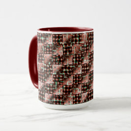 Rote, karierte Quadrate, die dem seltsamen Mosaik Tasse