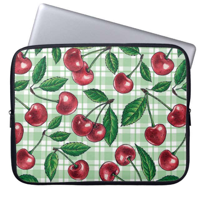 Rote Kirschen auf hellgrünem Gingham Laptopschutzhülle (Vorderseite)