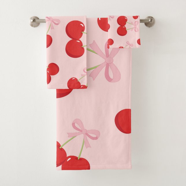 Rote Kirschen mit rosa Bow Coquette Hütte Chic Badhandtuch Set (Insitu)