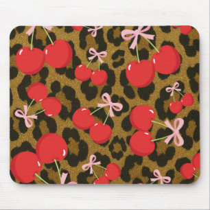 Rote Kirschen mit rosa Bow Coquette Leopard Print Mousepad