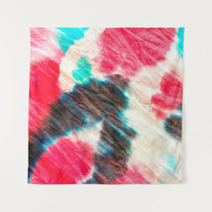 Rote künstlerische Verschmutzung. Shibori-Muster.  Wandteppich