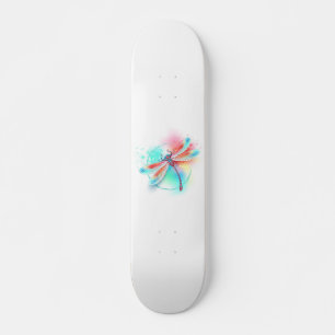 Rote Libelle im Aquarellhintergrund Skateboard