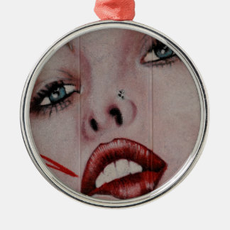 Rote Lippen Ornament Aus Metall