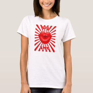 Rote Lippen Sonnenstrahlen Kuss T-Shirt