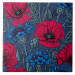 Rote Mohnblumen und blaue Maisblumen auf blau Fliese<br><div class="desc">Handgezeichnetes Vektormuster mit roten Mohnblumen und blauen Maisblumen</div>