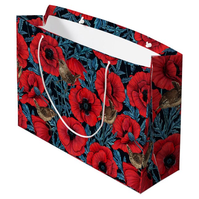 Rote Mohnblüten, blaue Blätter auf schwarz Große Geschenktüte (Rückseite Schrägansicht)