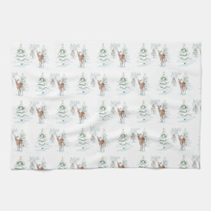 Rote Nase Deer im Snowy Forest of Christmas Trees Geschirrtuch
