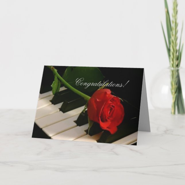Rote Rose auf Piano Keys-Bravissimo! Karte (Vorderseite)