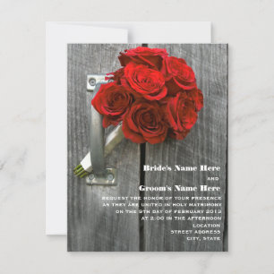 Rote Rose Bouquet & Barnwood Wedding Einladung