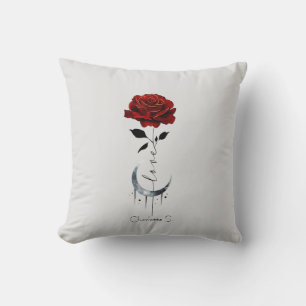 Rote Rose im Tattoo-Stil und Mondmond im Crescent- Kissen