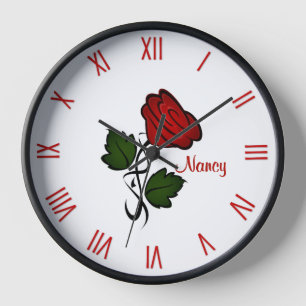 Rote Rose mit Namen in römischen Ziffern Uhr