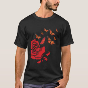 Rote Rose mit Schmetterlingsgarten-Blume T-Shirt