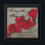 Rote Rose Petals on Sand Beach Wedding Magnet<br><div class="desc">Elegantes Design für Ihre Hochzeitsfeiern am Strand mit rötlich-herzförmigen Blütenblättern, die an einem bräunlich-braunen Sandstrand verstreut sind. Ideal für eine Hochzeit am Strand, Resort, Kreuzfahrt, Reiseziel oder Hochzeit! Hochzeitseinladung und passendes Accessoire Set. © 2010 www.CustomInvitesOnline.com Dieser Artikel ist als komplette Hochzeitskollektion mit Einladungen, RSVP-Karten, Save the Dates, Magneten, Stickers, Table...</div>