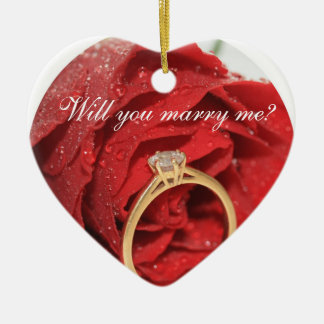 Rote Rose und Ringverzierung Keramik Ornament