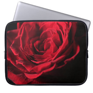 Rote Rose Valentine: Dunkle Romantik Laptopschutzhülle
