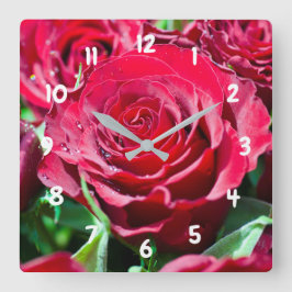 Rote Rosen Akrylsäulen Quadratische Wanduhr