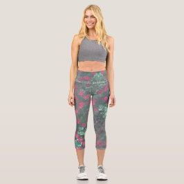 Rote Rosen Grüne Blätter Blume Capri Leggings