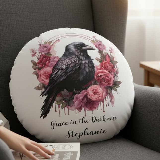 Rote Rosen Rabe Rundes Kissen (round pillow with pink roses and raven)