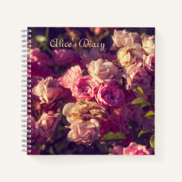 Rote Rosen schrumpfen personalisiert Notizbuch