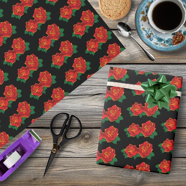Rote Rosen Tattoo Geschenkpapier (Von Creator hochgeladen)