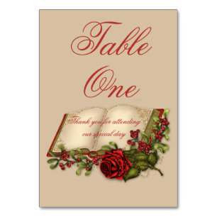 Rote Rosen und offene Tischnummern