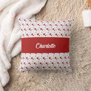 Rote schwarze Doodle-Herzen Retro-Monogramm-Name Kissen