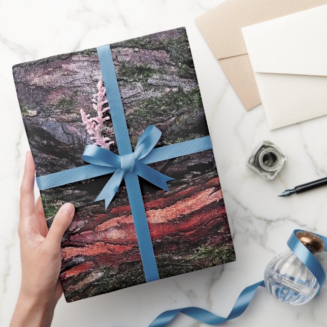 Rote schwarze Holzbäume Geschenkpapier (Schenken)