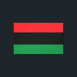 Rote, Schwarze und Grüne Flagge Leinwanddruck<br><div class="desc">Die 3 panafrikanischen Farben auf der Fahne repräsentieren: rot: das Blut, das alle Menschen der schwarzen afrikanischen Herkunft vereint und zur Befreiung vergießt; SCHWARZ: Schwarze Menschen, deren Existenz als Nation, wenn auch nicht als Nation-Staat, durch die Existenz der Fahne bestätigt wird; und GRÜNE: der üppige natürliche Reichtum Afrikas. Vintage Alte...</div>