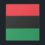 Rote, Schwarze und Grüne Flagge Notizblock<br><div class="desc">Die 3 panafrikanischen Farben auf der Fahne repräsentieren: rot: das Blut, das alle Menschen der schwarzen afrikanischen Herkunft vereint und zur Befreiung vergießt; SCHWARZ: Schwarze Menschen, deren Existenz als Nation, wenn auch nicht als Nation-Staat, durch die Existenz der Fahne bestätigt wird; und GRÜNE: der üppige natürliche Reichtum Afrikas. Vintage Alte...</div>