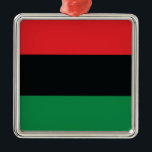 Rote, Schwarze und Grüne Flagge Silbernes Ornament<br><div class="desc">Die 3 panafrikanischen Farben auf der Fahne repräsentieren: rot: das Blut, das alle Menschen der schwarzen afrikanischen Herkunft vereint und zur Befreiung vergießt; SCHWARZ: Schwarze Menschen, deren Existenz als Nation, wenn auch nicht als Nation-Staat, durch die Existenz der Fahne bestätigt wird; und GRÜNE: der üppige natürliche Reichtum Afrikas. Vintage Alte...</div>