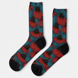 Rote Sitzmöbel auf dunkelblauen Socken