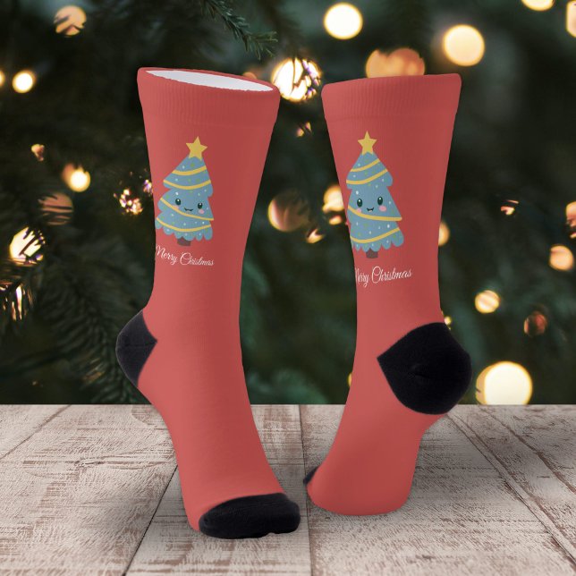 Rote Socken mit Kawaii-Weihnachtsbaum (Red Socks with Kawaii Christmas Tree)