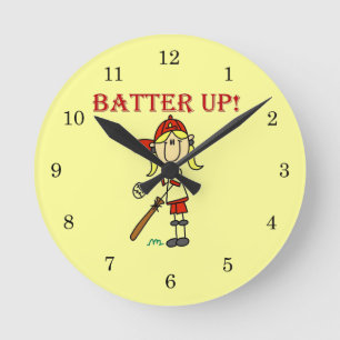Rote Text Batter Up Mädchen Softball Shirts und Ge Runde Wanduhr