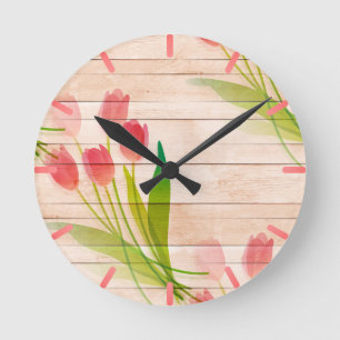 Rote Tulips im Hintergrund für sauberes Holz Runde Wanduhr