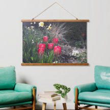 Rote Tulpen im Garten